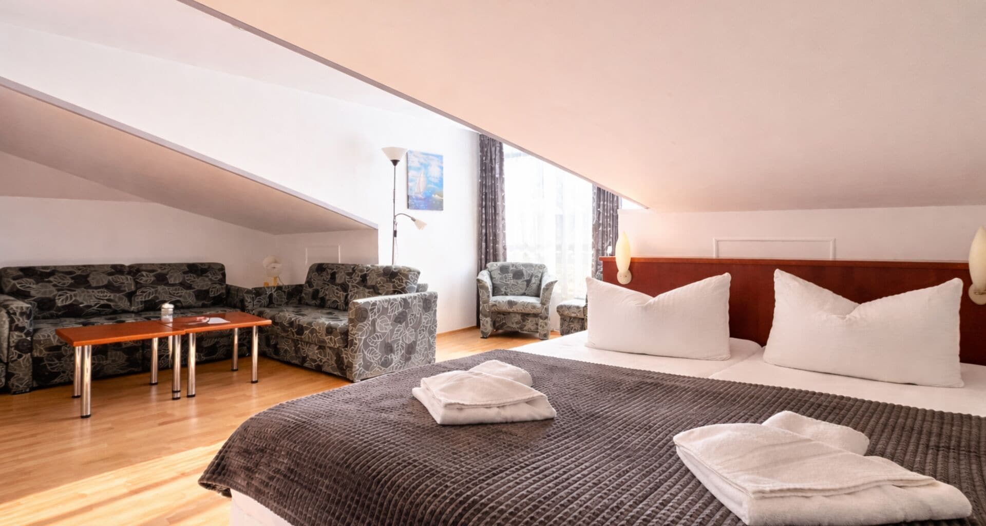 Tabla de planchar con plancha y internet 