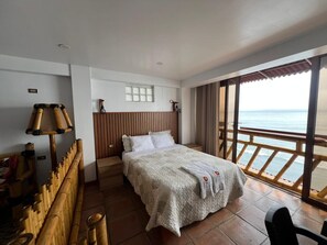 Premium Suite, Ocean View | Minibar, free WiFi, bed sheets