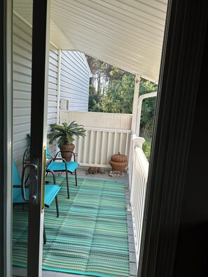 Terrace/patio - Lovely 2-bedroom condo with heat pool in great location (Fort Myers)