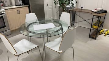 Apartment, 2 Bedrooms, Smoking | Dining