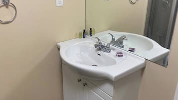 Apartment, 2 Bedrooms | Bathroom