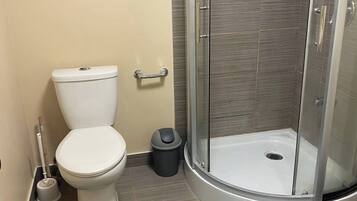 Apartment, 2 Bedrooms | Bathroom