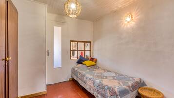 1 chambre, fer et planche Ă repasser, Wi-Fi, draps fournis