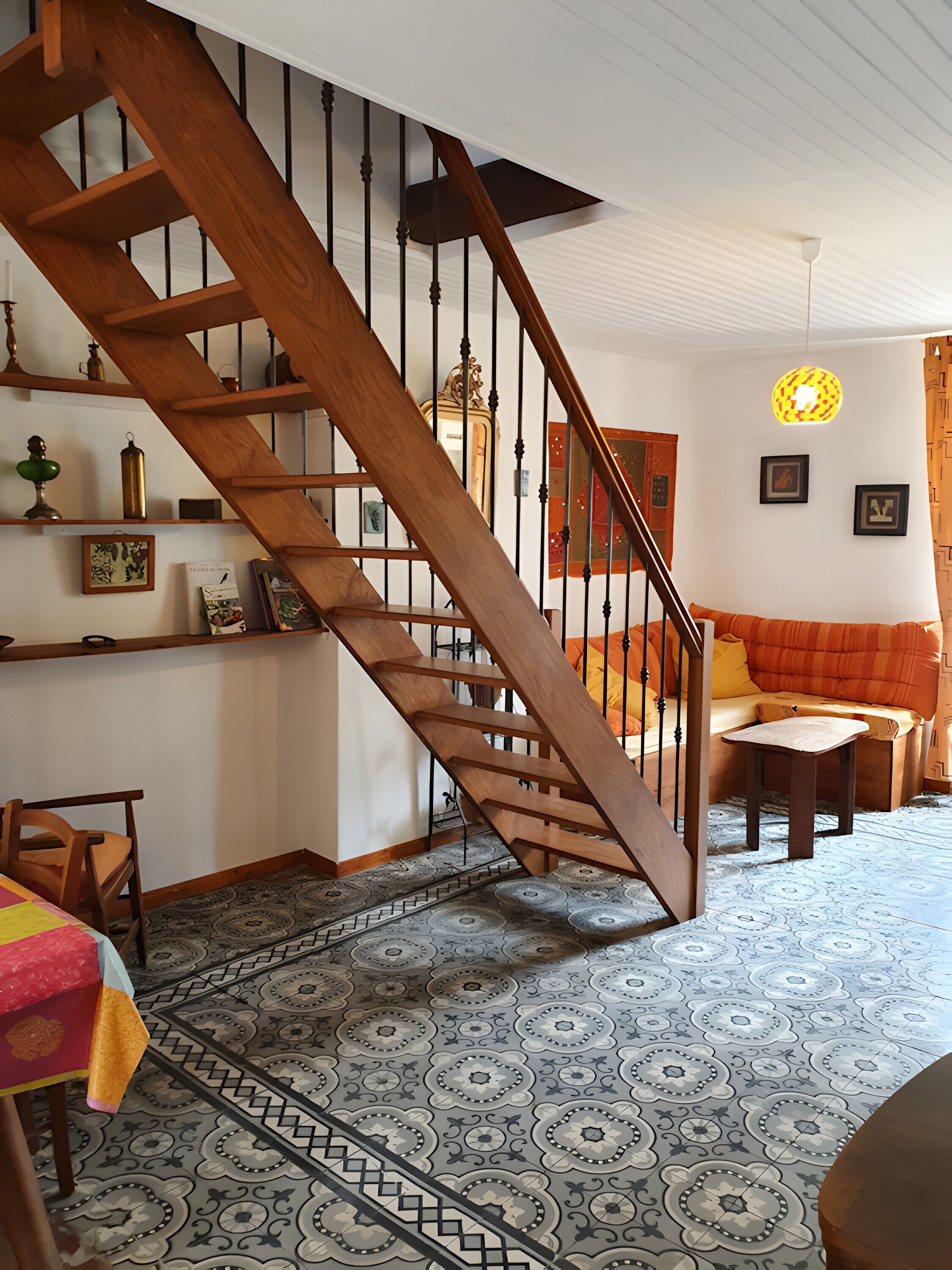 Fernseher, Kamin, Stereoanlage