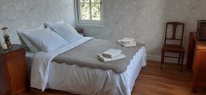 Unclassified image, 2 of 40, button - Bed and Breakfast 'Chambre Aux Oiseaux' with Shared Garden (Hautefort)