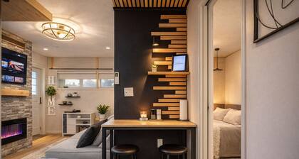 Zen Loft / Romantic Getaway + Birthday Oasis