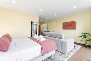 1 bedroom, iron/ironing board, Internet, bed sheets - GuestReady - Poveiros Flats (Porto)
