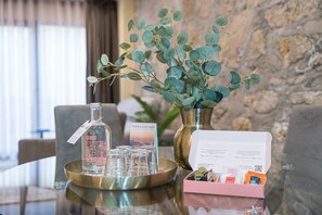 Dining - GuestReady - Poveiros Flats | Arpão Apartment (Porto)