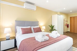 1 bedroom, iron/ironing board, Internet, bed sheets - GuestReady - Poveiros Flats (Porto)
