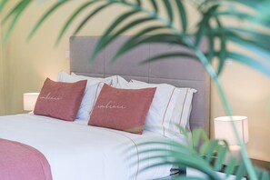 1 slaapkamer, een strijkplank/strijkijzer, internet, beddengoed