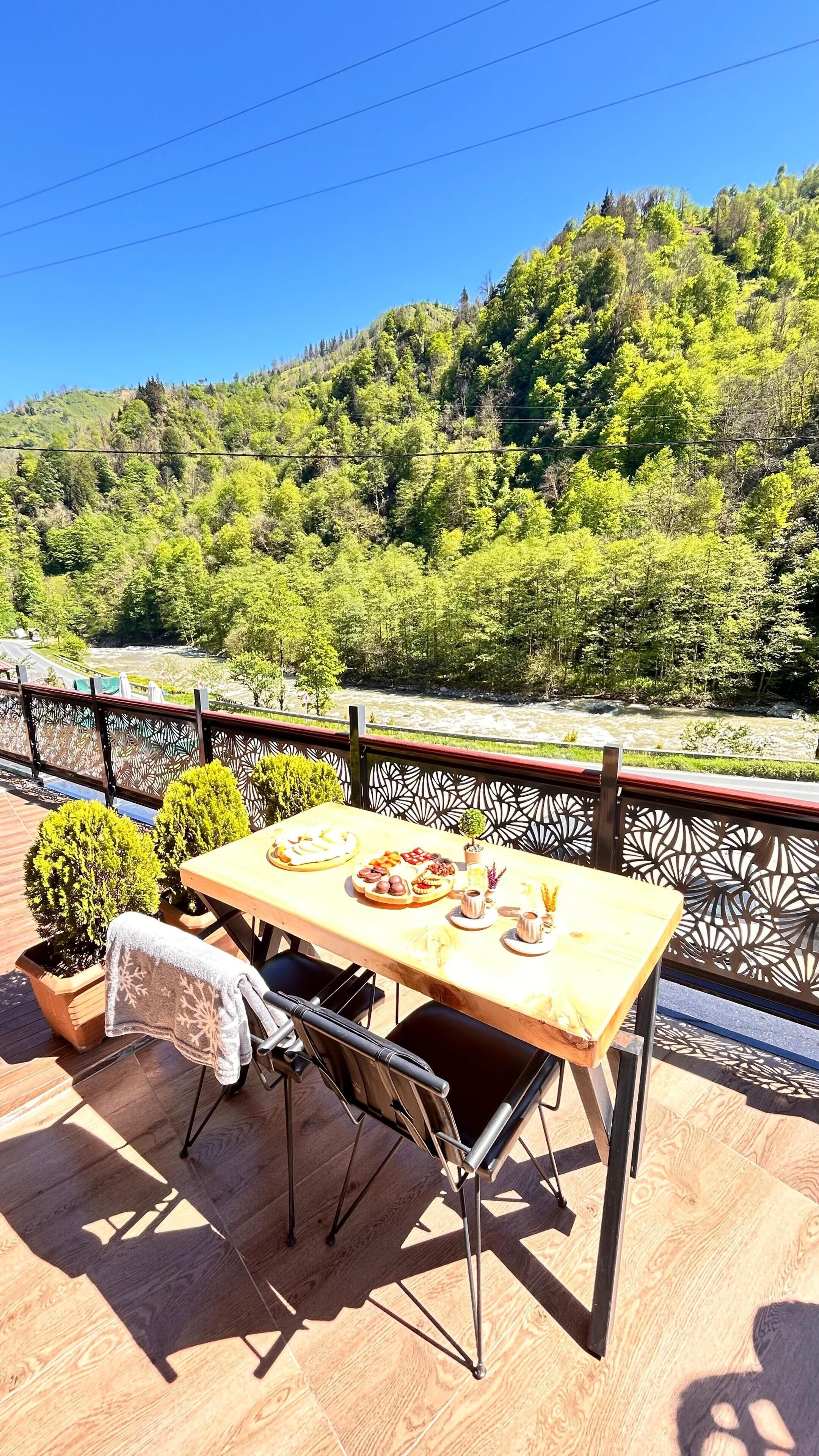 Suite, Balcony, Courtyard View | Bathroom