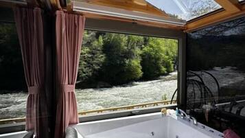 Phòng Suite, ban công, quang cảnh sân vườn | Nội thất