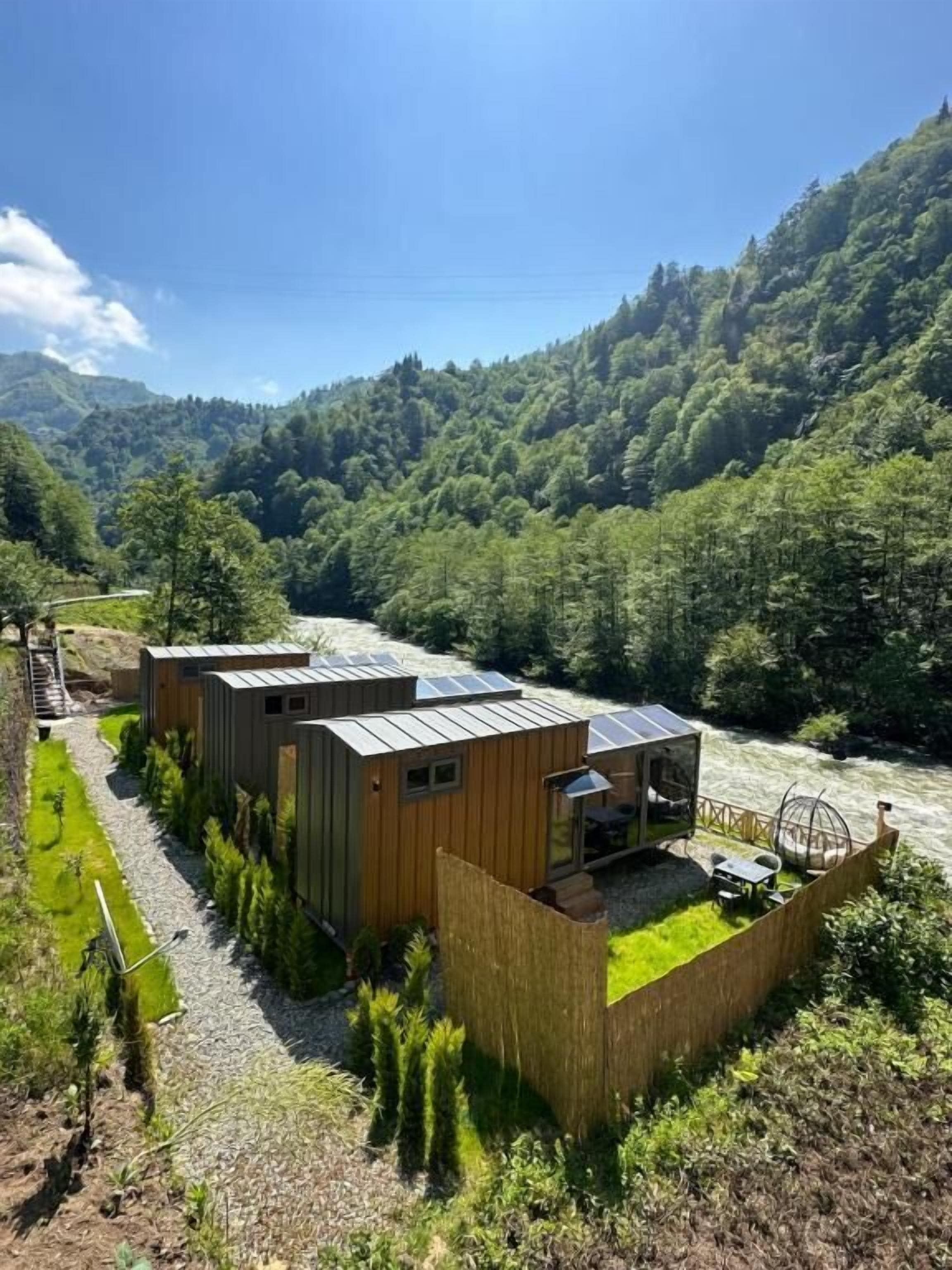 Suite, balcón, vista al patio | Áreas de la propiedad