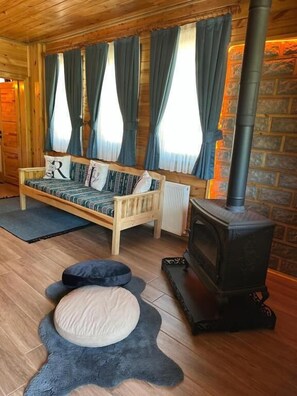 Living area - Ria Suit Bungalow (Camlihemsin)