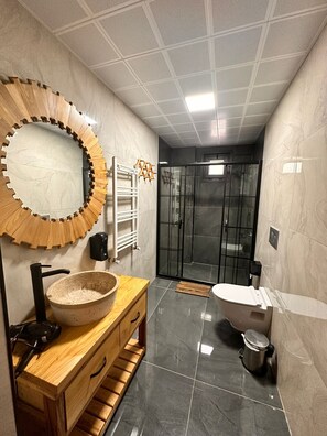 Family Bungalow, Balcony, Courtyard View | Bathroom - Ria Suit Bungalow (Camlihemsin)