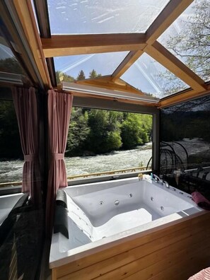 Interior - Ria Suit Bungalow (Camlihemsin)