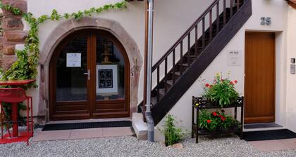 Au cĆur d'Obernai studio 30m2 au calme confortable cuisine Ă©quipĂ©e climatisation