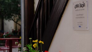 A sign with the text "casa lucia meubles de tourisme" and contact information. - 30-square-meter air-conditioned studio in the heart of Obernai—quiet and comfortable, with a fully equipped kitchen (Obernai)