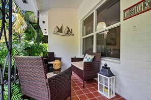 Terrace/patio - Gated Miami Retreat, Walk to Marlins Stadium (Miami)
