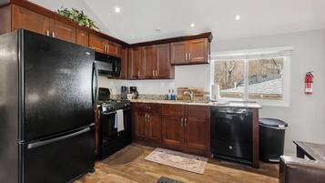 Micro-ondes, four, plaque de cuisson, lave-vaisselle