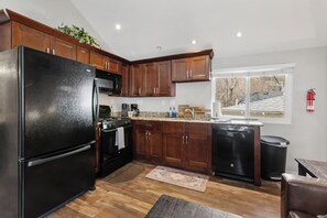 Microwave, oven, stovetop, dishwasher