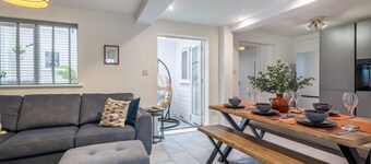 Modern 3 Bed Home - Heart of Cambridge + Parking