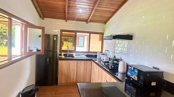 Apartment, 2 Bedrooms, Accessible, Smoking | Private kitchen