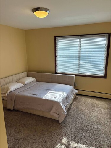 Cozy 2 bed 2 bath central location