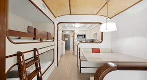 Dining - 1BR Beachfront Yacht Hotel (Fort Myers Beach)