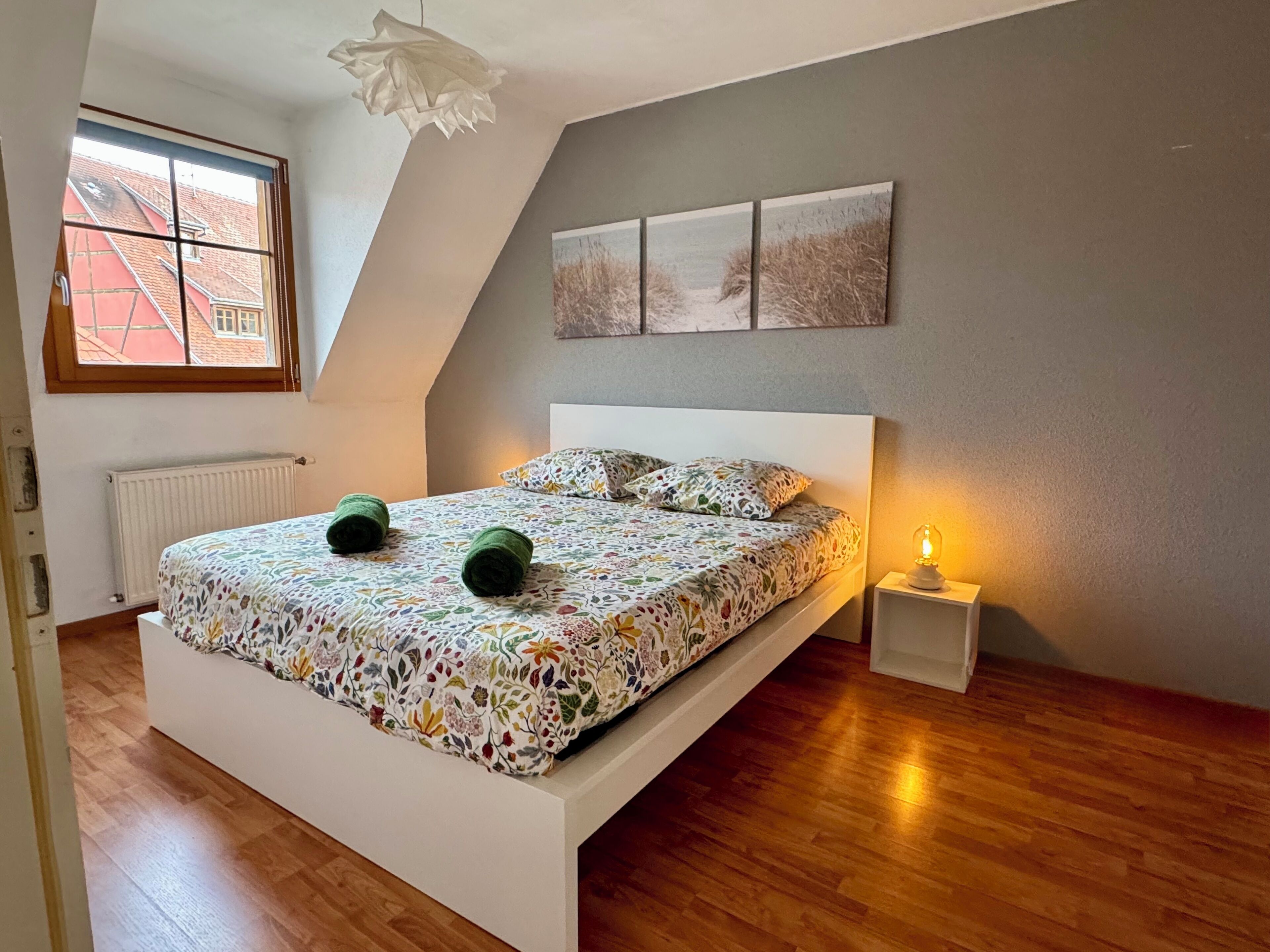 Bügeleisen/Bügelbrett, Internetzugang, Bettwäsche