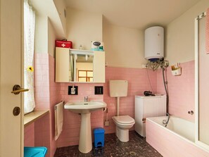 Bathroom - CASA PATRON-Spacious Italian Alps Holiday Home in Piedmont, Northern Italy (Pecco)