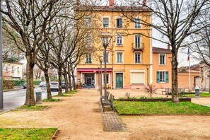 Exterior - Le Zola – Oullins – 10 min à pied métro B – Wi-Fi inclus (Oullins-Pierre-Bénite)