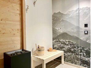 Interior - Bergliebe am Tegernsee: central, for 2, upscale, south-facing terrace, sauna, underground parking, near the lake (Rottach-Egern)
