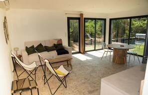 Living area - VILLA NEPITA Modern 1-bedroom with private pool (Porto-Vecchio)