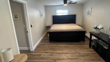 4 bedrooms, desk, iron/ironing board, free WiFi