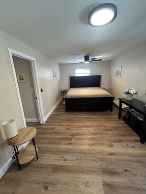4 bedrooms, desk, iron/ironing board, free WiFi