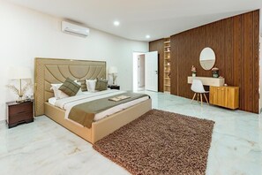 5 室のベッドルーム、アイロン / アイロン台、WiFi、ベッドシーツ