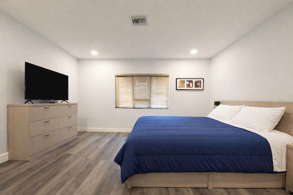 Xquisite Suites - Freeport