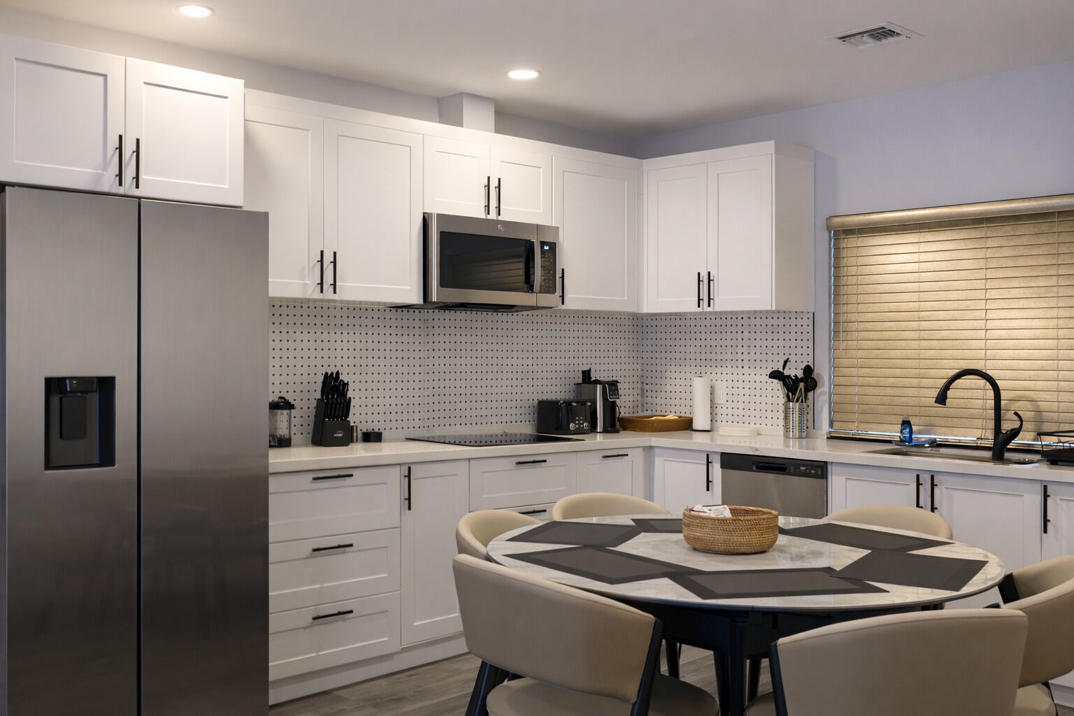 シグネチャー スイート 3 ベッドルーム キッチン カナルビュー | 専用キッチン