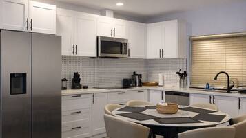 Signature Suite, 3 Bedrooms, Kitchen, Canal View | Private kitchen