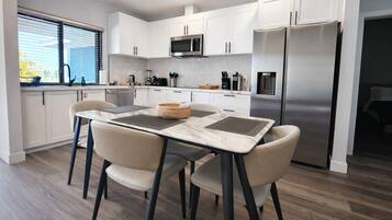 Signature Suite, 1 Bedroom, Kitchen, Canal View | Private kitchen