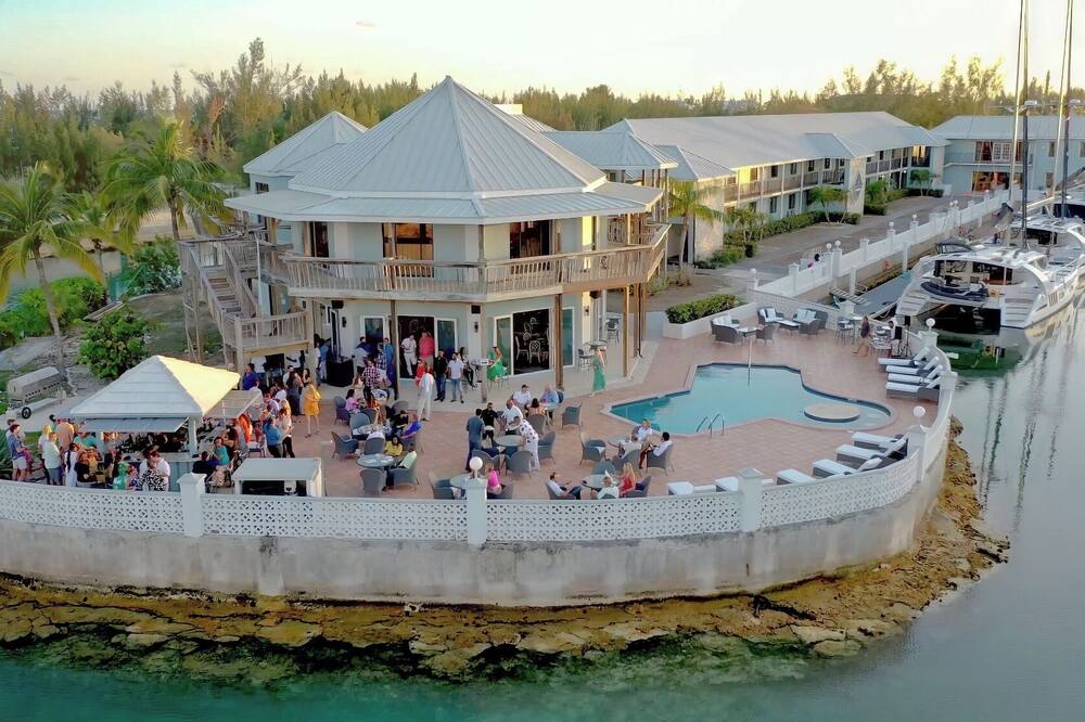 Xquisite Suites