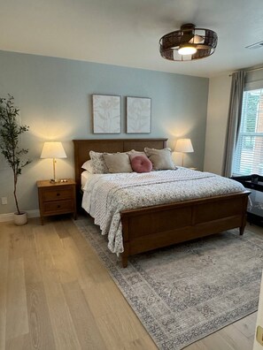 Iron/ironing board, travel crib, WiFi, bed sheets