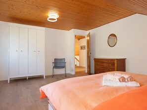 Room - Sous-le-Moulin by Interhome (Cheyres)