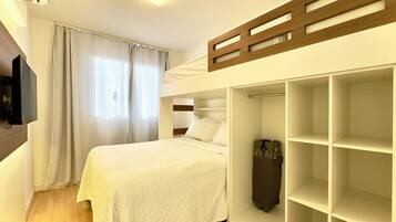 Bügeleisen/Bügelbrett, WLAN, Bettwäsche