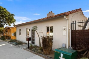 Exterior - Modern Elegance in Banker's Hill San Diego (San Diego)