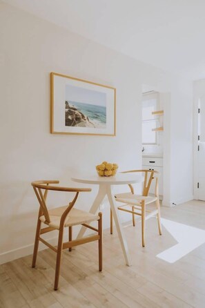 Dining - Designed, Renovated Spacious Solana Surf Loft! (Solana Beach)