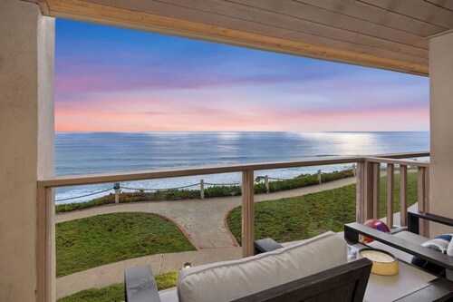 Oceanfront Luxury Living | Direct Beach Access