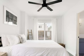 3 bedrooms, iron/ironing board, WiFi, bed sheets - Ocean Beach Retreat | 3BR Spanish‑Style Home - Steps to Santa Cruz Cove (San Diego)