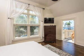 3 bedrooms, iron/ironing board, WiFi, bed sheets - San Diego House: City Views, BBQ & Free Parking! (San Diego)